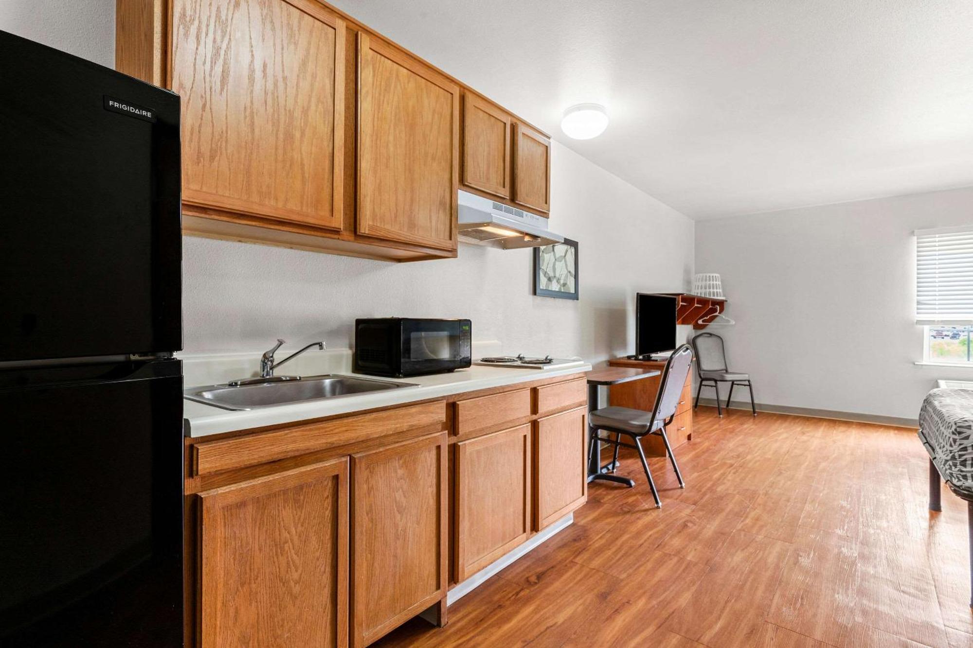 Woodspring Suites Tulsa Extérieur photo