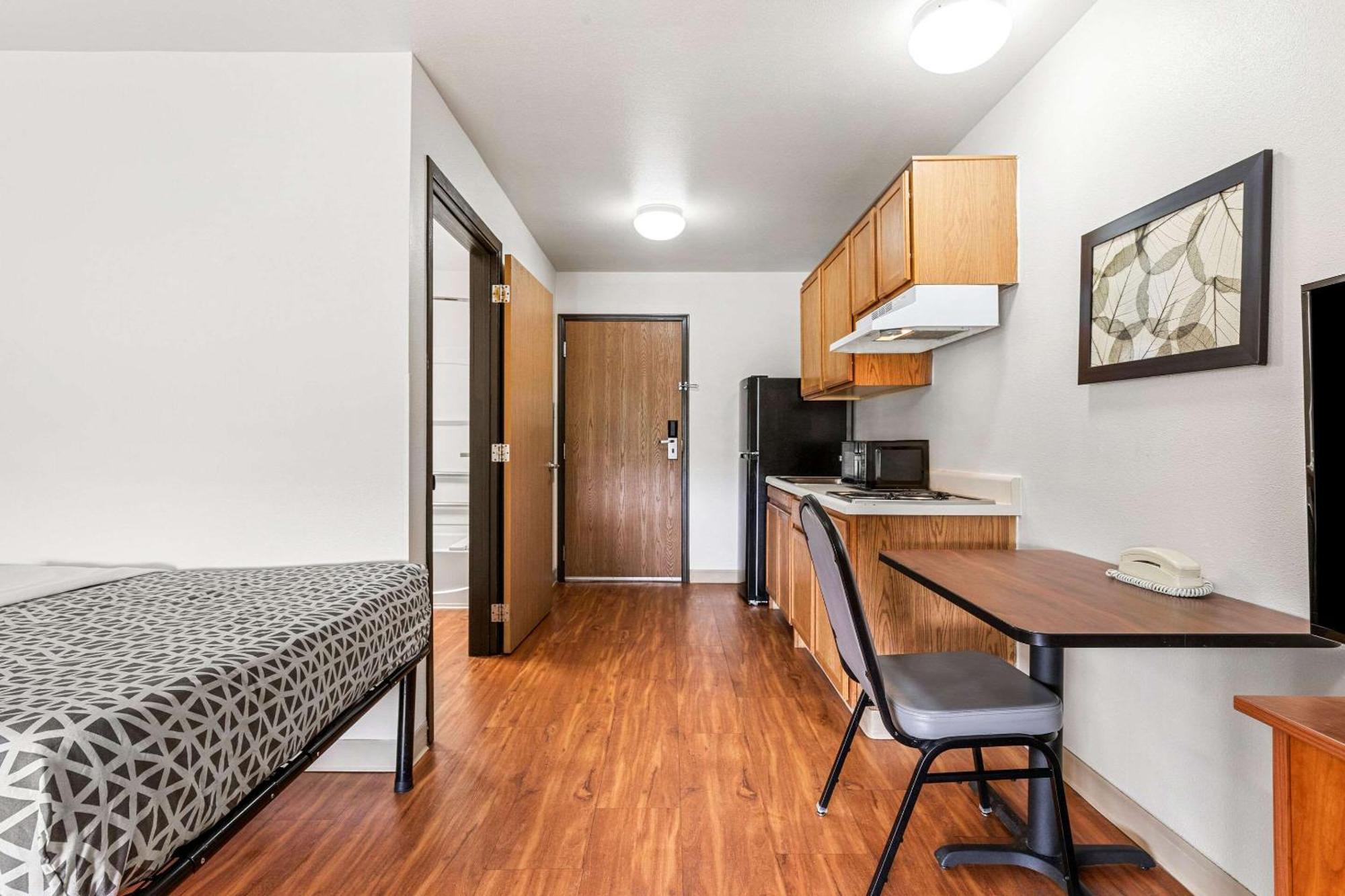 Woodspring Suites Tulsa Extérieur photo