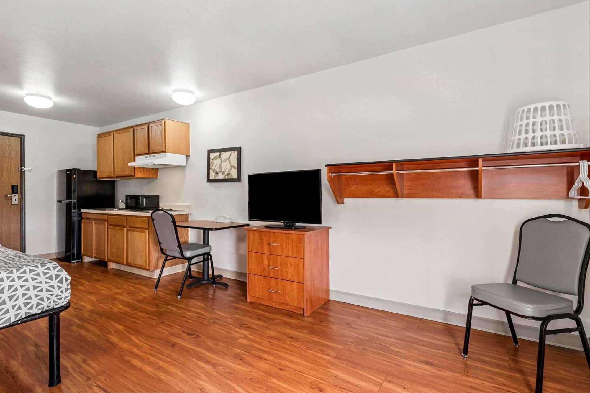 Woodspring Suites Tulsa Extérieur photo