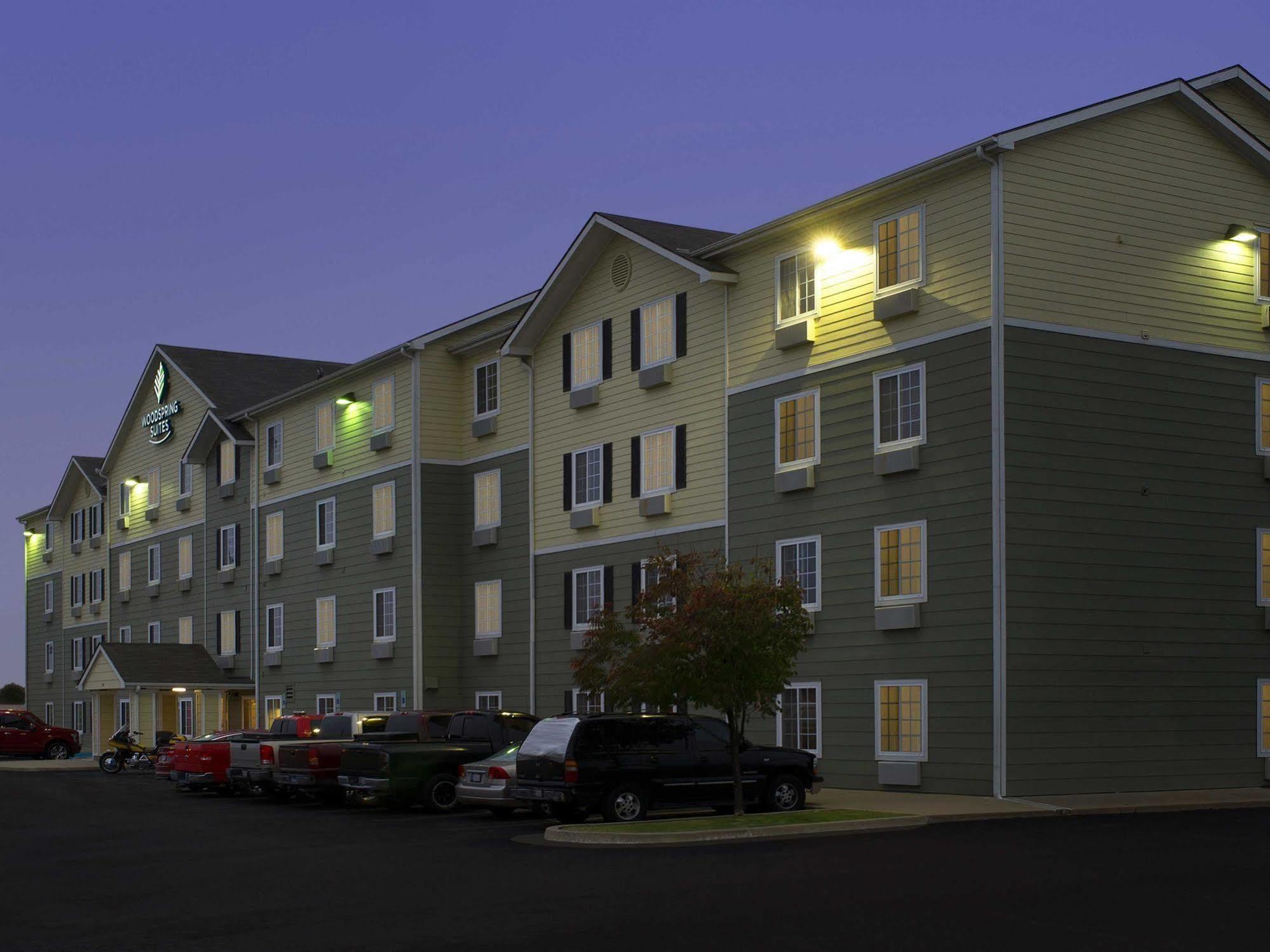Woodspring Suites Tulsa Extérieur photo