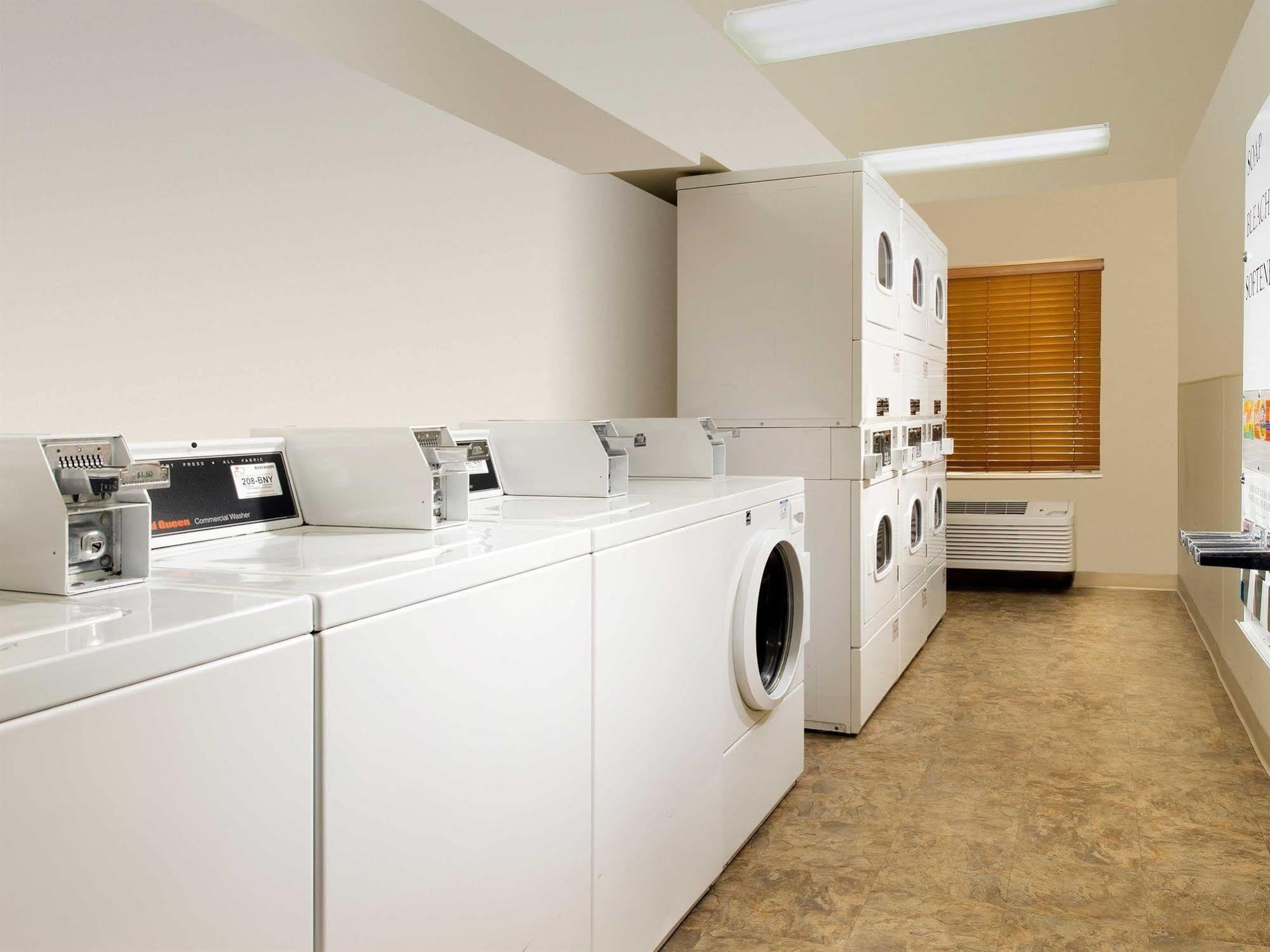 Woodspring Suites Tulsa Extérieur photo